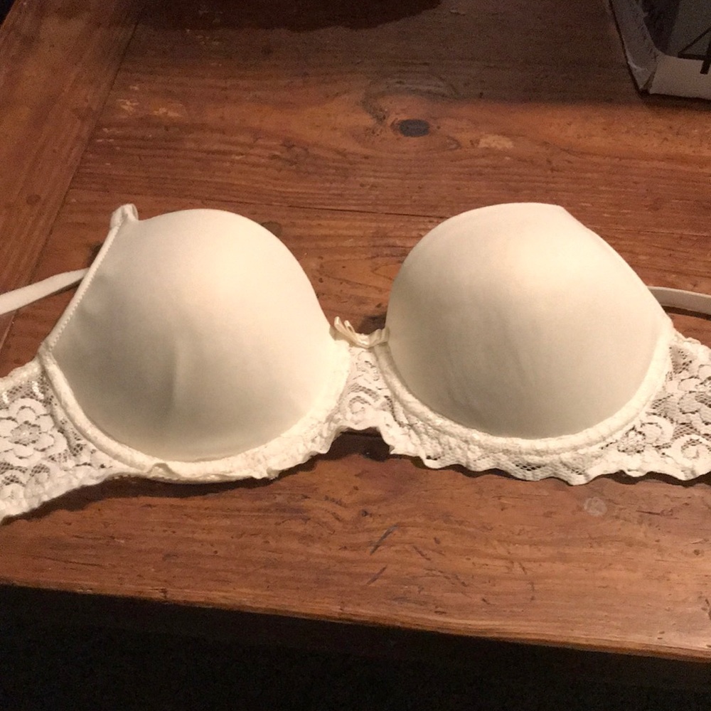 Lily of France white 34C bra